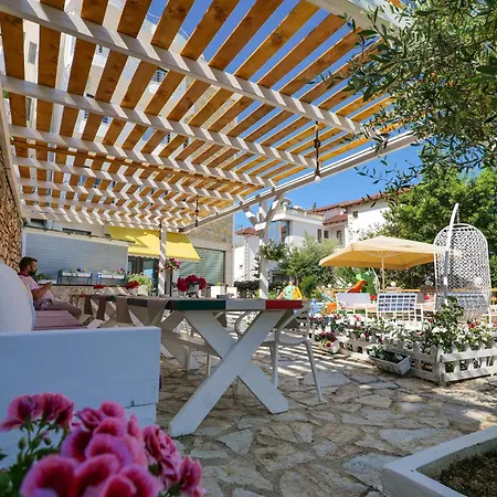 El Mare 酒店 Sarandë